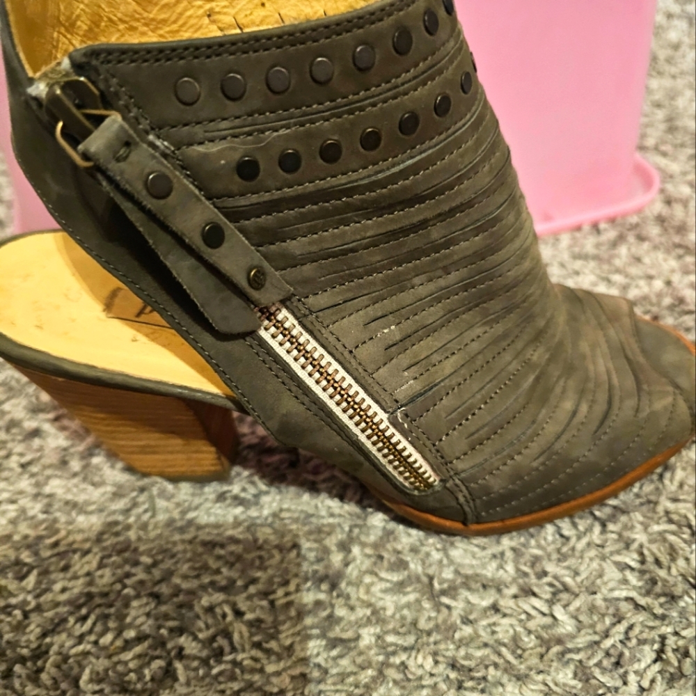 Paul Green-Women's Leather Heeled -   Side Zip-Peep Toe- Boots